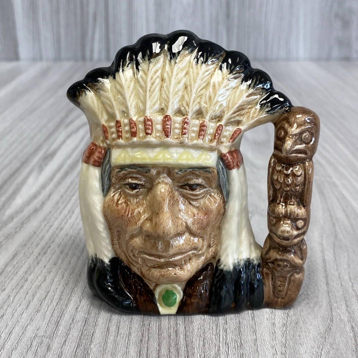 Preços baixos em Jarras com Royal Doulton Esculturas e Estatuetas