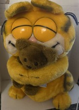 Vintage 1978 Large 12” Plush Garfield w Eyes Closed Hugging Pooky Bear Dakin