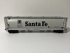 MTH 20-20-97421 - 4-Bay Cylindrical Hopper - Santa Fe #301411 - O Scale