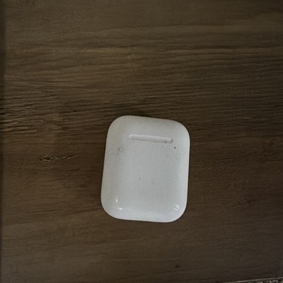 Apple AirPods 1st Generation In-Ear Headsets with Charging Case - White