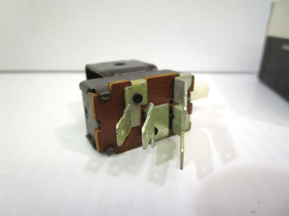 NOS GM 1968 雪佛兰 Belair Impala Caprice 交流鼓风机开关 GM 3919586 DW6 — 第 3/4 张图片