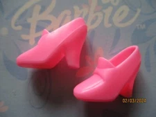 BARBIE DOLL / PAIR OF SHOES: BOOTS, PUMPS ....... (2303)