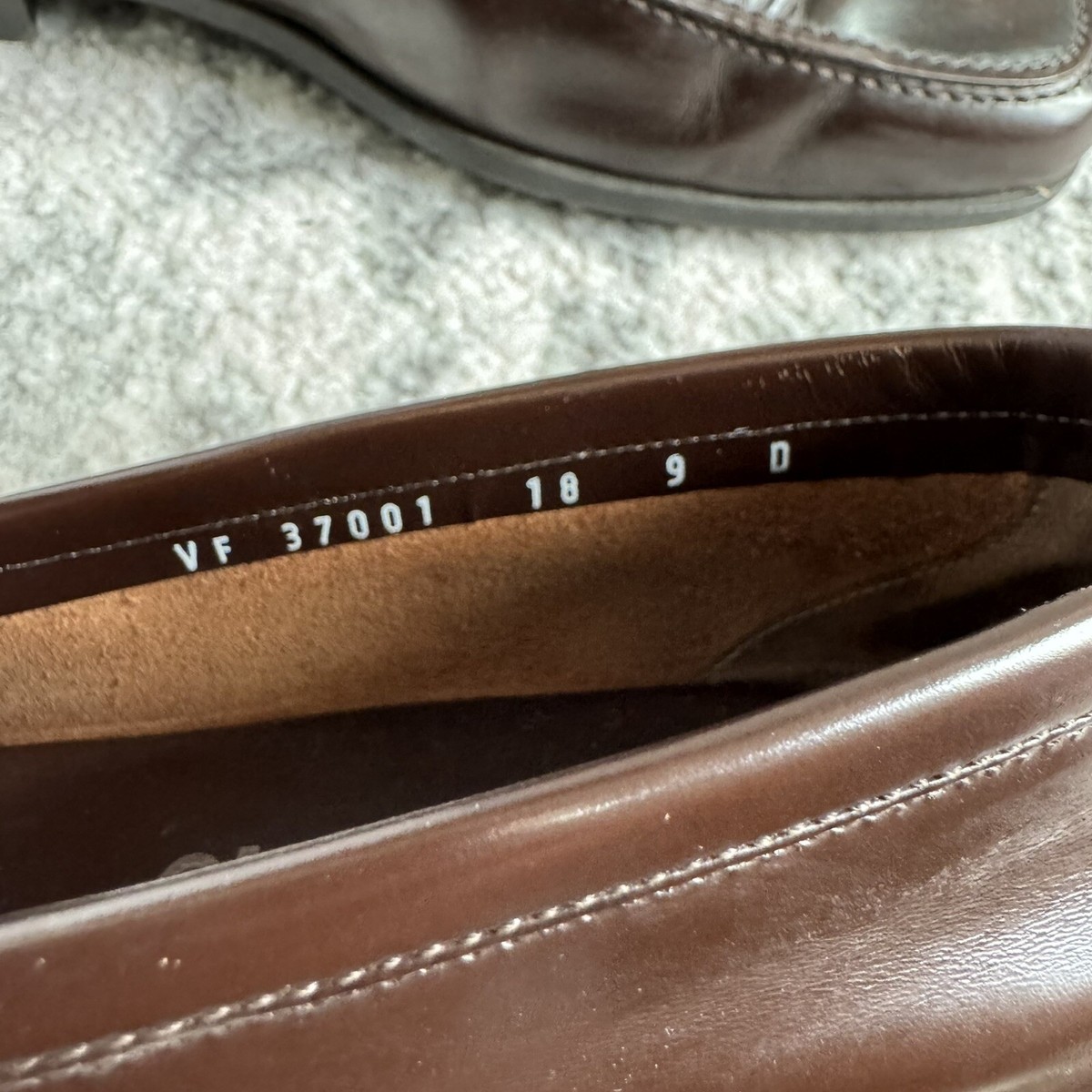 Salvatore Ferragamo Brown Patent Leather Black Gancini Bit Slip On Loafer 9 Shoe Ferragamo - Black Leather Gancini-Bit Mocassin Loafer main image 2