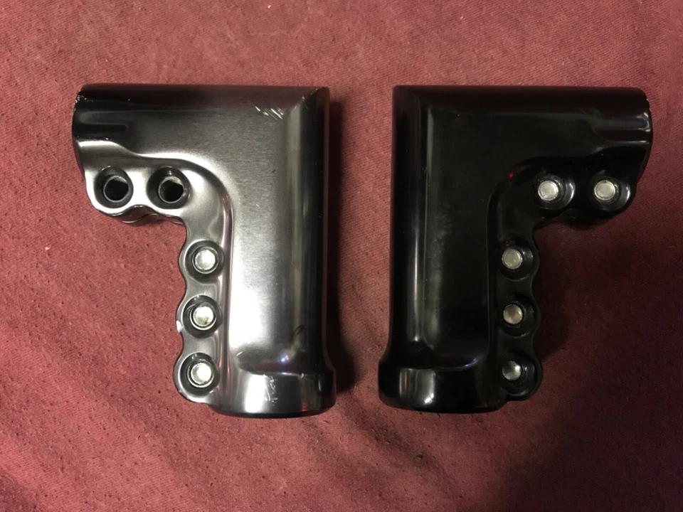 Abrazaderas de unión de manillar de aluminio Harley-Davidson/Arlen Ness Billet Foto 3 de 4