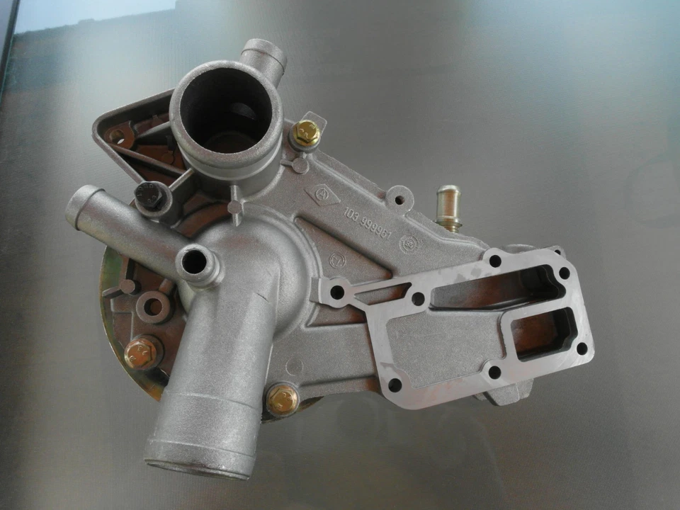 Renault R11,R19,R9,R5, Express Water Pump NOS - Imagem 3 de 4