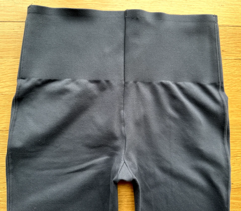 Leggings al tobillo Spanx para mujer talla pequeña grises Foto 4 de 4