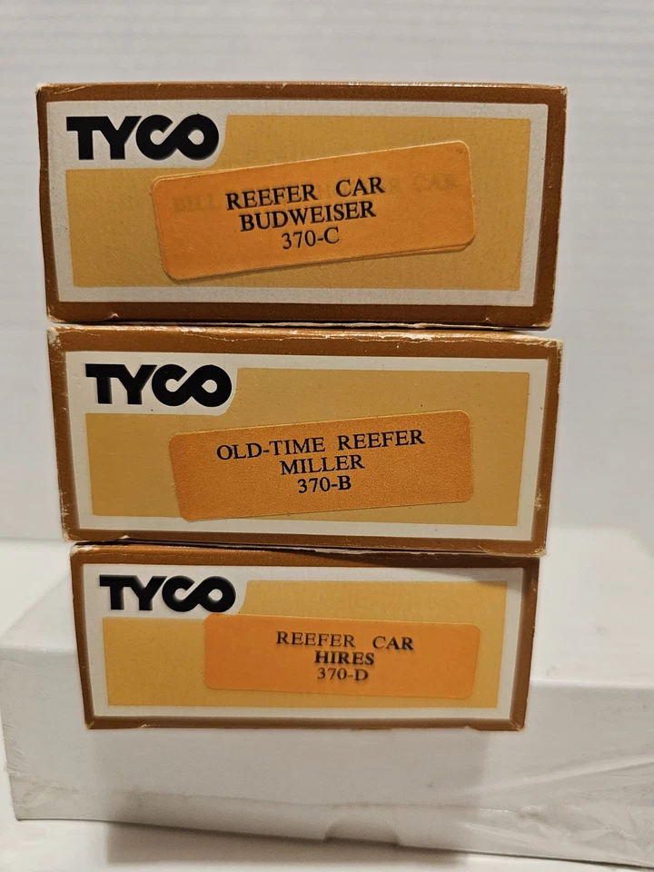 3 VTG Tyco HO Budweiser, Miller, Hires  Advertising Reefer Cars - Image 2 of 4