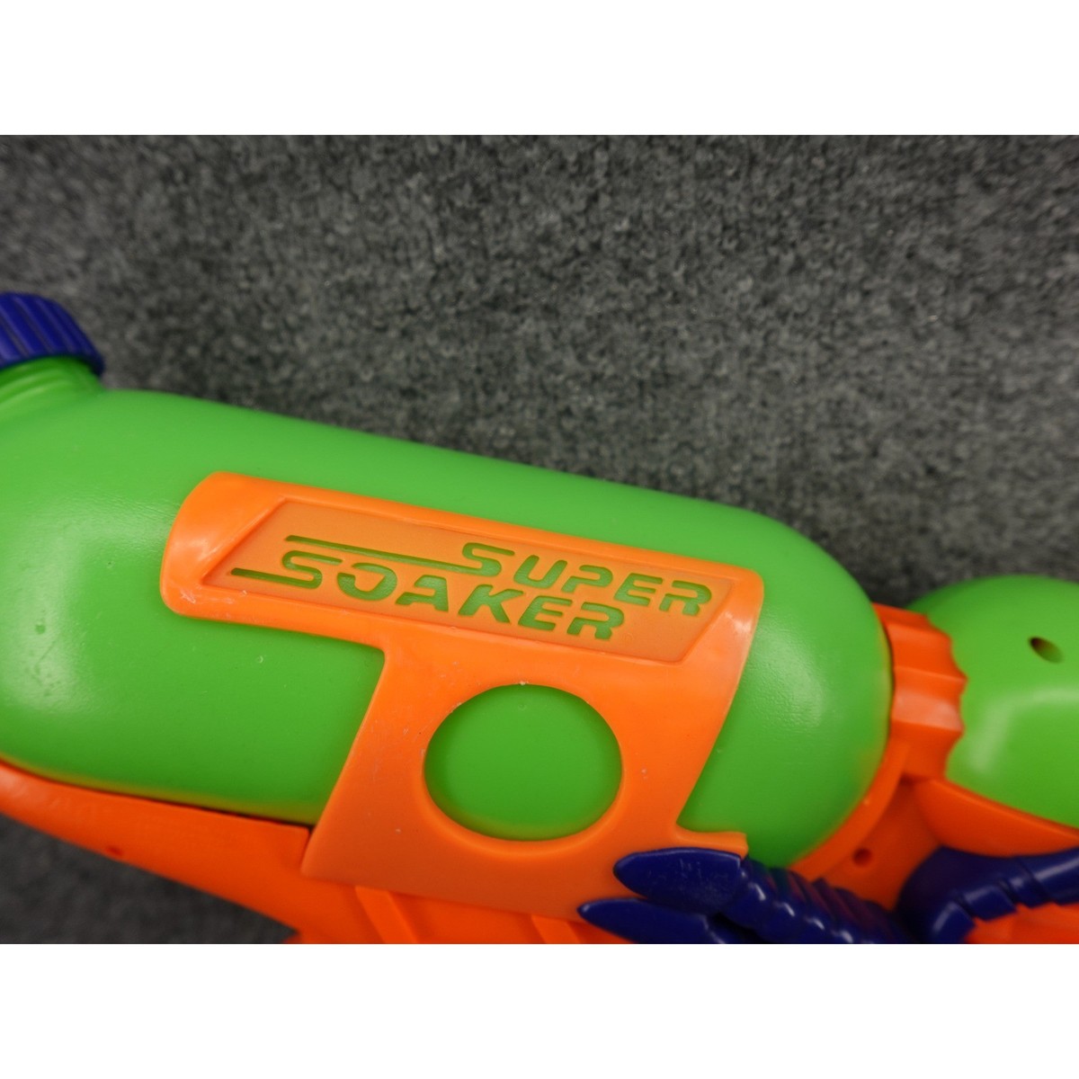 Larami Super Soaker Max-D 5000 Water Blaster Orange Green Blue