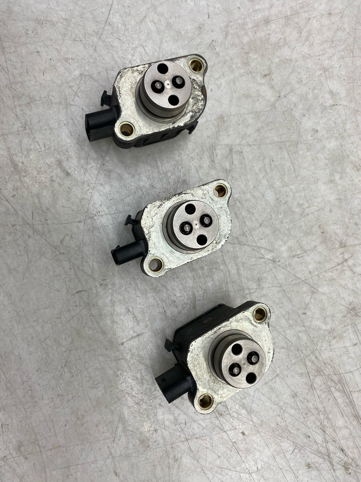 2020-2025 ASTON MARTIN DBX OEM 4.0L EXHAUST VVT ACTUATOR SOLENOID SET 1779821700