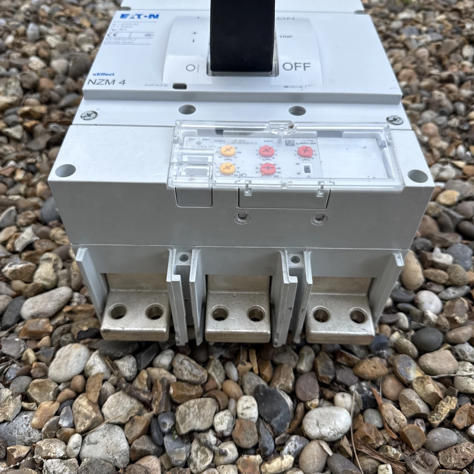 Eaton NZM 4 NZMH4 Circuit Breaker xEffect - Sold As Seen Untested 6