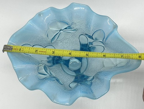 Antiguo cuenco rosa con patas con borde opalescente y margarita azul hielo Dugan Glass Co. - Imagen 9 de 11