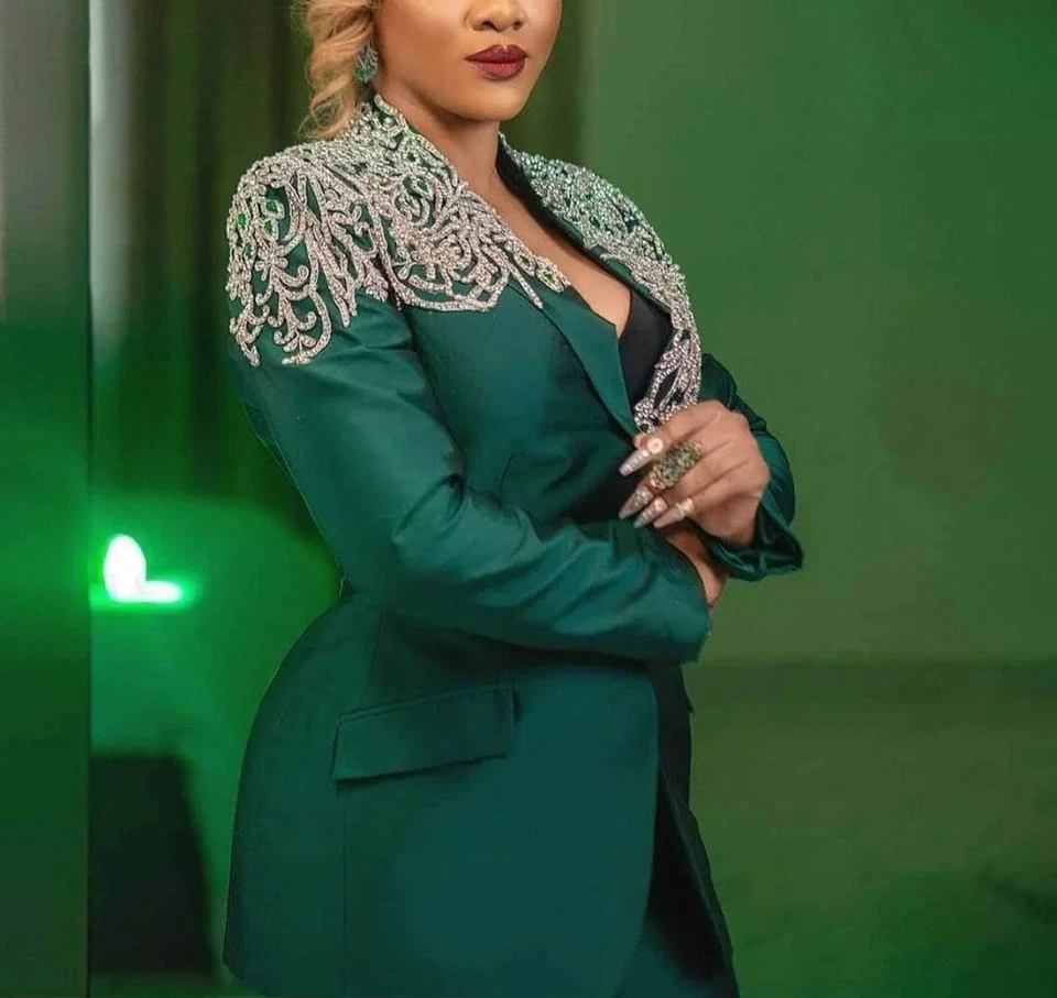 Traje de mujer verde con tachuelas de diamantes de un solo pecho boda talla grande 6 8 10 Foto 3 de 4