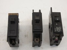  Lot of 3 Miscellaneous Circuit Breakers 30A 1P