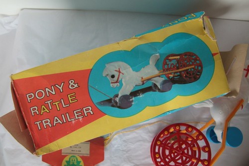 Remolque de plástico raro vintage para ponis y sonajeros VMC 150 RD Toysland en caja - Imagen 10 de 12
