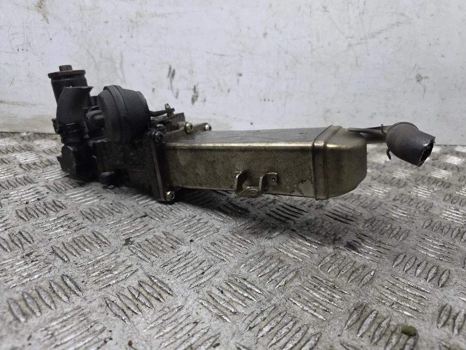 Volkswagen Jetta MK6 Le Tdi Bluemotion 2013 1,6 CAYC Egr enfriador Foto 4 de 4