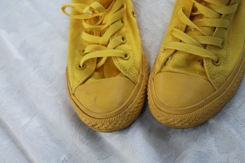 CONVERSE Size 3 ALL STAR HI CANVAS MONOCHROME AURORA YELLOW 352700C - Picture 2 of 8