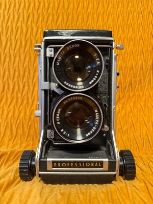 Mamiya C33 Medium Format TLR Camera w/ 80mm f2.8 lens