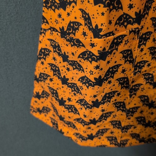 Revel Women's Orange Halloween Scrub Top, Bats, Brand New (Medium) - Picture 4 of 5