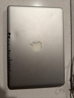 Apple MacBook Pro 15 in 2011 Silver/Intel Core i7 2.00 GHz, 500 GB 4 GB AMD...