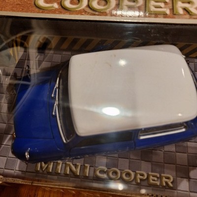 Motor Max Mini Cooper 1/18, Blue, new in original box, no. 73113