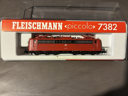 Fleischmann N Art. 7382, Elok, BR 151, Nr. 151 02-3, orientrot/Lätzchen, neu/OV | Zustand: Neu