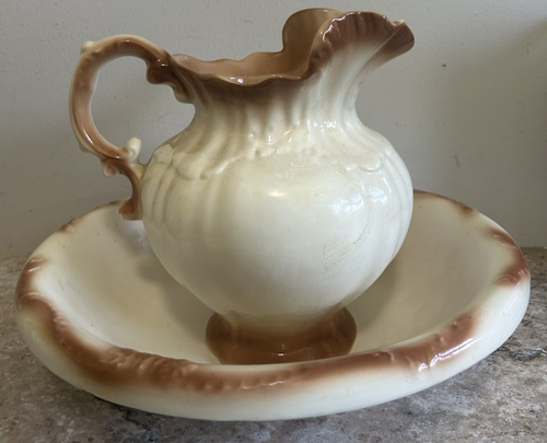 Vintage Porcelain Medium Sized Victorian Pitcher and Basin Set With Rose Design - Picture 6 of 13