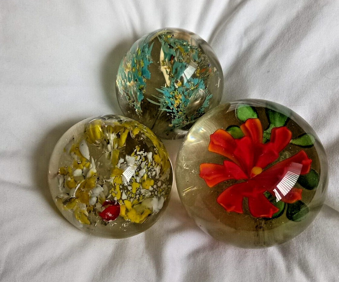 Lot x 3 Vintage Glass paperweights eBay