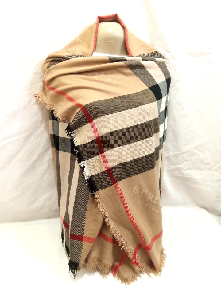 AUTÉNTICO CHAL BUFANDA BURBERRY Londres 65% Lana 35% Seda Foto 3 de 4