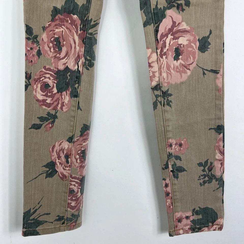 Pantalones de mezclilla Love Culture para mujer talla 1 ajustados tiro bajo florales elásticos informales Foto 3 de 4