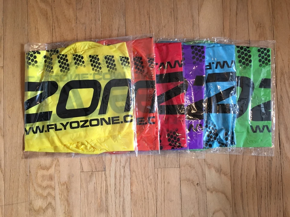 Pequeño Windsock de Ozono Rojo para Paramotor y Parapente Foto 3 de 3