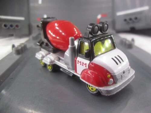 TOMY Toyota Disney Contemporary Manufacture Diecast Cars, Trucks & Vans