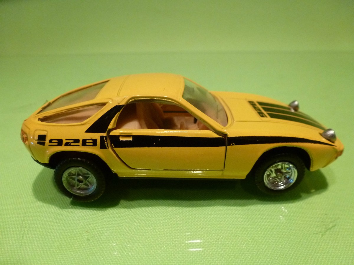 MADE IN HONG KONG PORSCHE 928 - YELLOW 1:44 - GOOD CONDITION