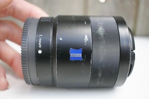 Sony FE Sonnar 55mm f1.8 Zeiss E-mount lens