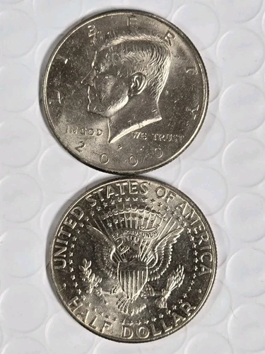 A202b00P45602 PAIR OF U.S. MINT KENNEDY HALF DOLLAR 50C 37TH YEAR 2000P COINS XF