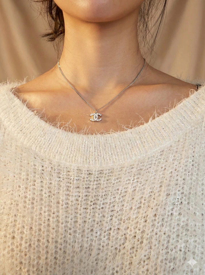 Collar Chanel Plata Marca Coco Logo CC Foto 2 de 4