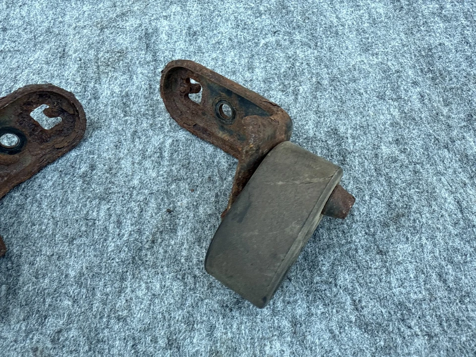 SOPORTE DE MONTAJE DE GOMA SILENCIADOR ESCAPE INFINITI FX35 FX50 QX70 09-17 OEM (PAR) Foto 4 de 4