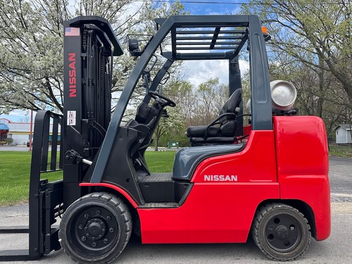 2018 NISSAN / UNICARRIER MCUG1F2F36LV 8000LB CAPACITY TRACTION TIRE FORKLIFT