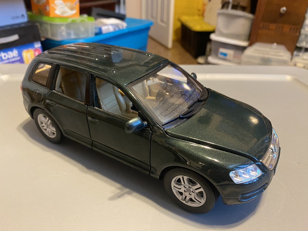 burago フォルクスワーゲン Bburago Burago 1/18 scale VW Touareg V10 TDI DIESEL