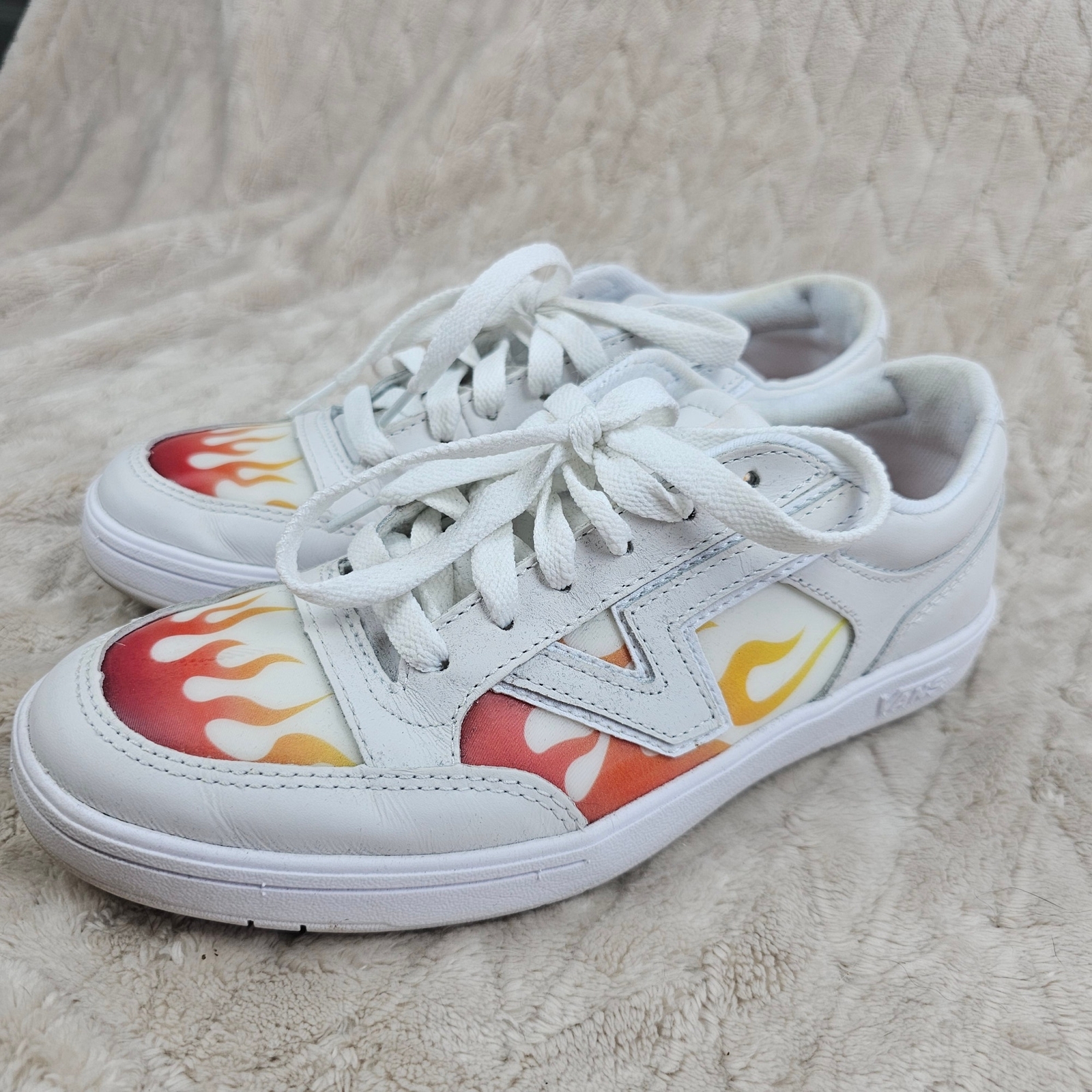 Vans Lowland CC Mens 7 Lenticular Flames White Skate Y2K Comfycush Streetwear