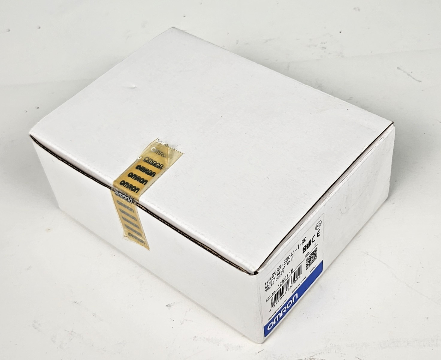 OMRON G9SX-EX041-T-RC safety relay unit