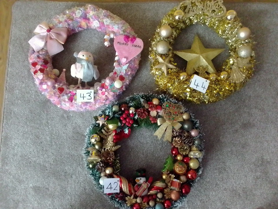 Handmade Christmas Wreaths,40cm Approx Recycled In a Unique Design - Image 3 of 4