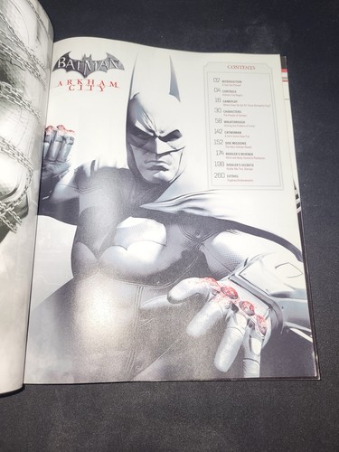 Batman: Arkham City Brady PS3 XBOX 360 Strategy Guide NMMT condition - Picture 3 of 3