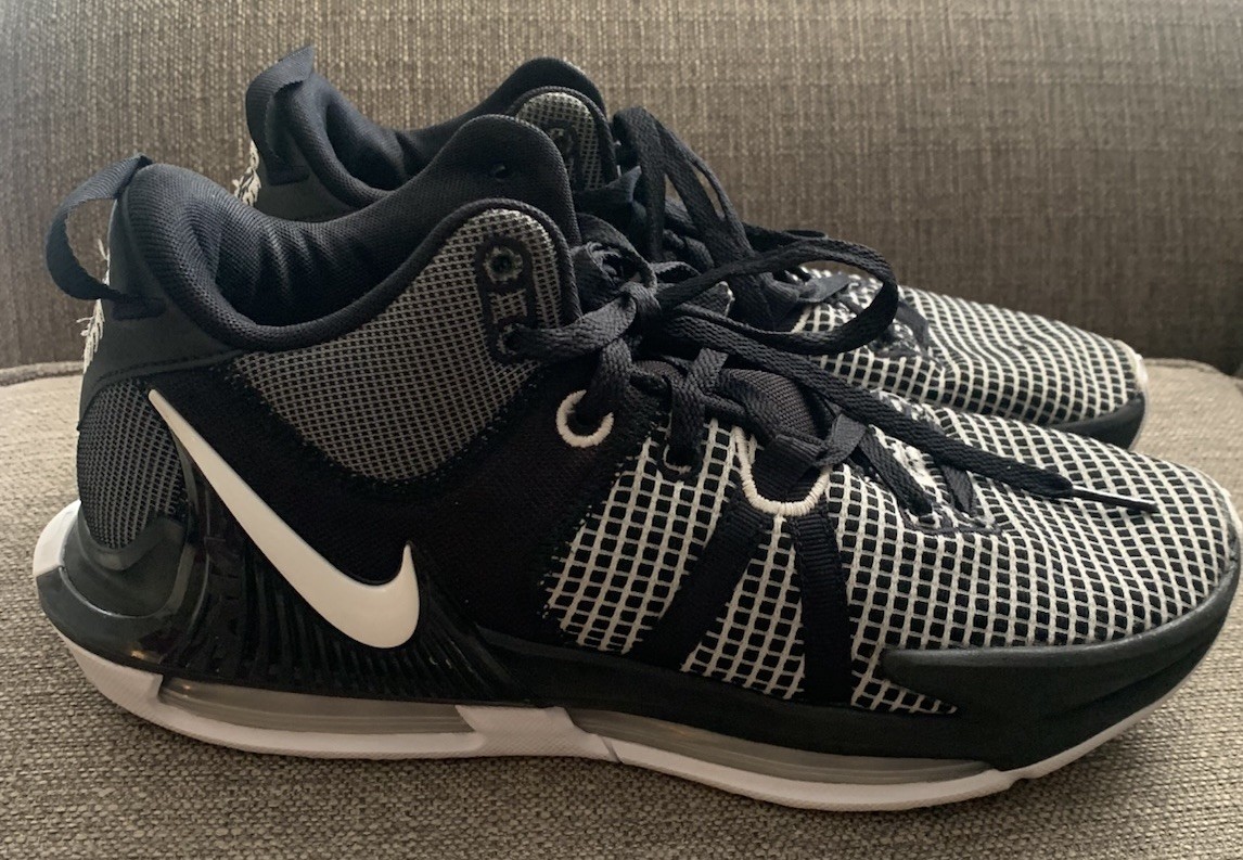 Nike LeBron Witness VII HO 22 Performance Basketball, Men's Size