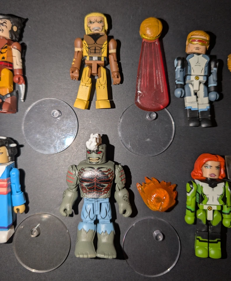 Diamond Select MiniMates Marvel Logan Mariko Diente de Sable Cíclope Marvel Girl Klug Foto 3 de 4