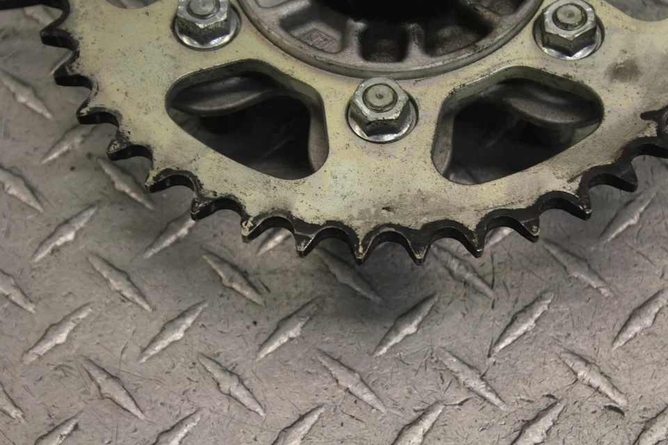 Ducati Monster 695 2008 piñón trasero 42T Foto 4 de 4