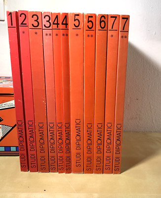 DIPLOMATISCHE STUDIEN - Außenministerium. Diplomatisches Institut 11 Bde