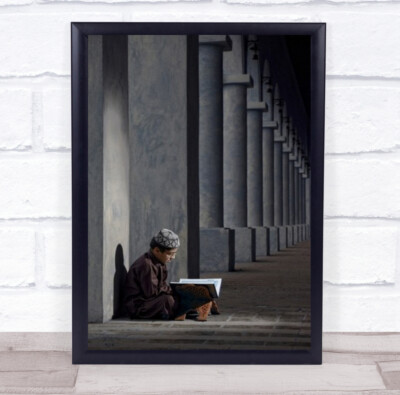 Recital Portrait Kind Schatten Koran Heiliges Buch Säulen Moschee Sa Wandkunstdruck