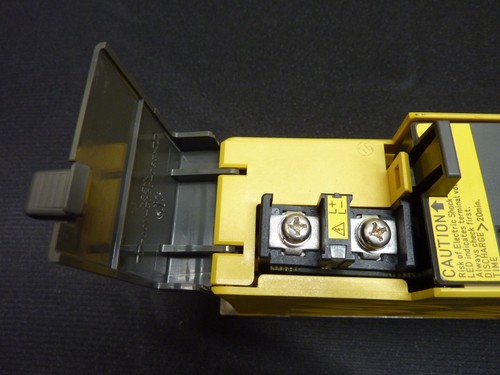 Módulo de fuente de alimentación Fanuc A06B-6115-H001 Ser B entrada 3PH - 230V salida - 325V (30434) - Imagen 10 de 11