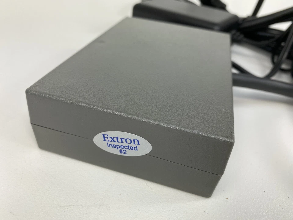 Extron P/2 DA2 LC VGA/SVGA 300 MHz HD Splitter Distribution Amplifier USED - Image 3 of 4