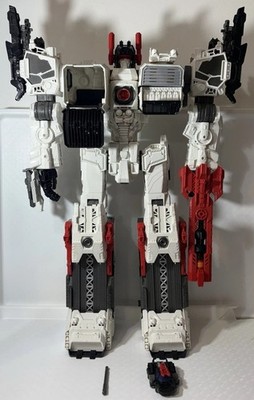 Complete Hasbro Transformers Generations Thrilling 30 Titan Metroplex READ!